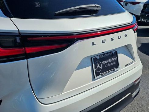 Used 2024 Lexus NX 250 FWD w/ Towing Package (2000 Lbs) image 15