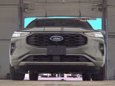 Used 2023 Ford Escape ST-Line Select w/ Tech Pack #2 AWD/4WD image 4