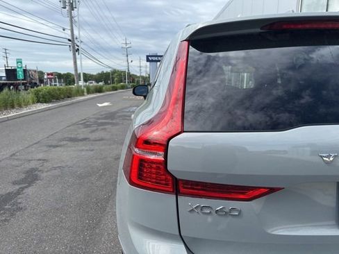 Used 2025 Volvo XC60 B5 Plus AWD/4WD image 10