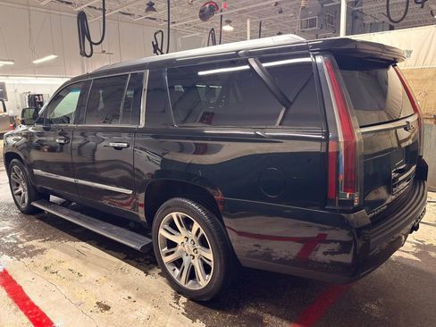Used 2016 Cadillac Escalade ESV Premium image 39