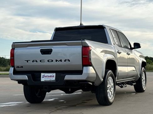 Used 2024 Toyota Tacoma SR5 AWD/4WD image 9