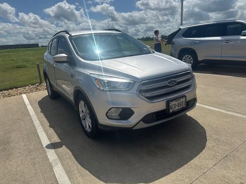 Used 2019 Ford Escape SEL FWD image 1