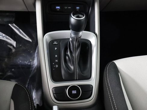 Used 2024 Hyundai Venue SEL image 42