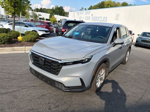 Used 2024 Honda CR-V LX image 3