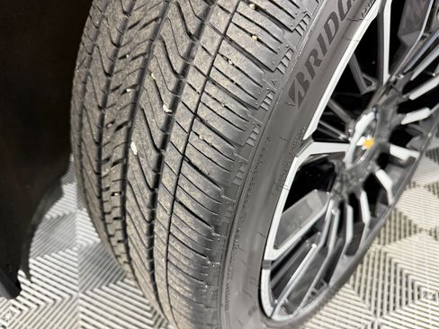 Used 2025 Chevrolet Suburban High Country image 47