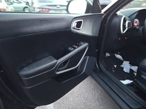 Used 2020 Kia Soul LX FWD image 5