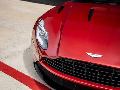 Used 2017 Aston Martin DB11 V12 RWD image 19