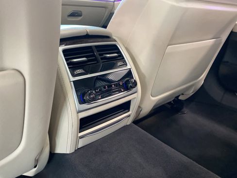 Used 2021 BMW ALPINA B7 xDrive image 29