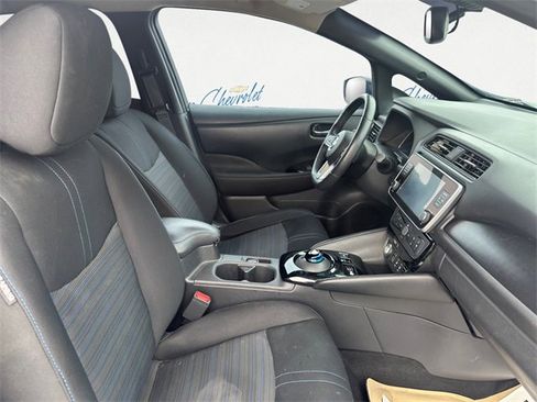 Used 2022 Nissan Leaf SV w/ SV Technology Package image 13