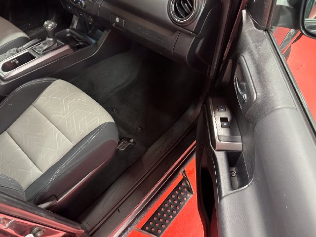 Certified 2022 Toyota Tacoma TRD Sport AWD/4WD image 13