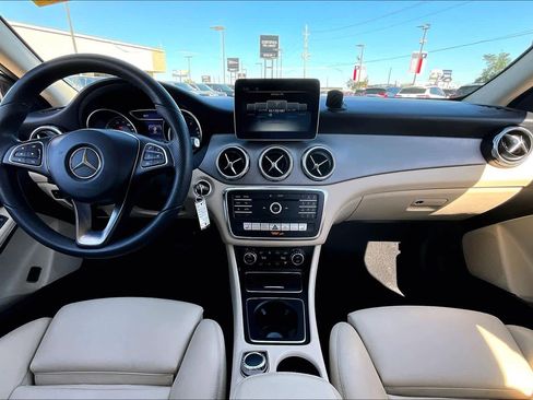 Used 2018 Mercedes-Benz GLA 250 GLA 250 image 16