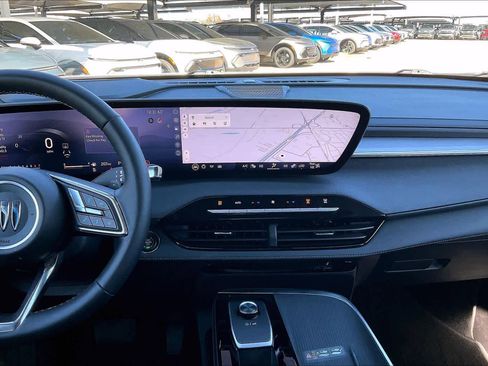 Certified 2025 Buick Enclave Preferred image 7