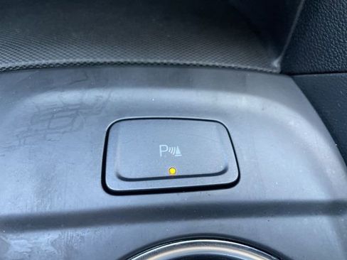 Used 2024 Chevrolet Equinox LT FWD image 17