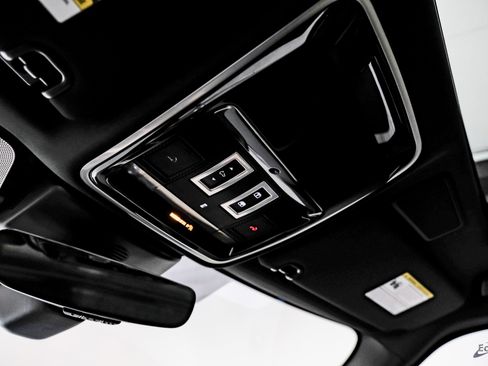 Used 2021 Land Rover Range Rover Sport HST image 38