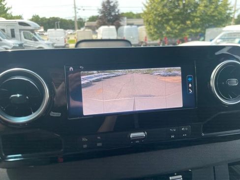 Used 2025 Mercedes-Benz Sprinter 2500 image 34