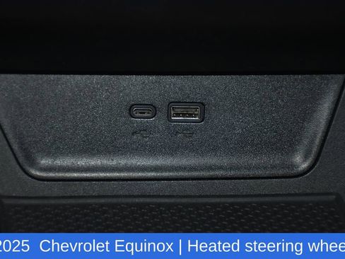 Used 2025 Chevrolet Equinox LT FWD image 21