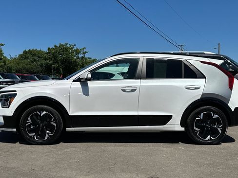 Certified 2023 Kia Niro Wave FWD image 7