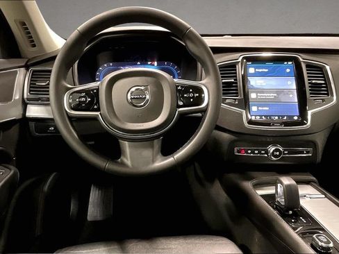 Used 2023 Volvo XC90 B5 Core AWD/4WD image 8