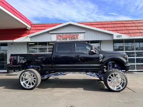 Used 2021 Ford F250 Lariat w/ Lariat Value Package image 2