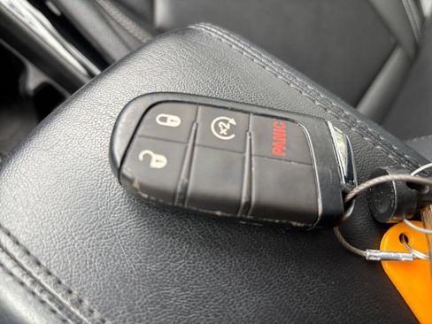 Used 2025 Jeep Compass Limited AWD/4WD image 24