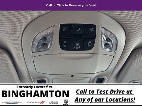 Used 2023 Chrysler Pacifica Limited image 18