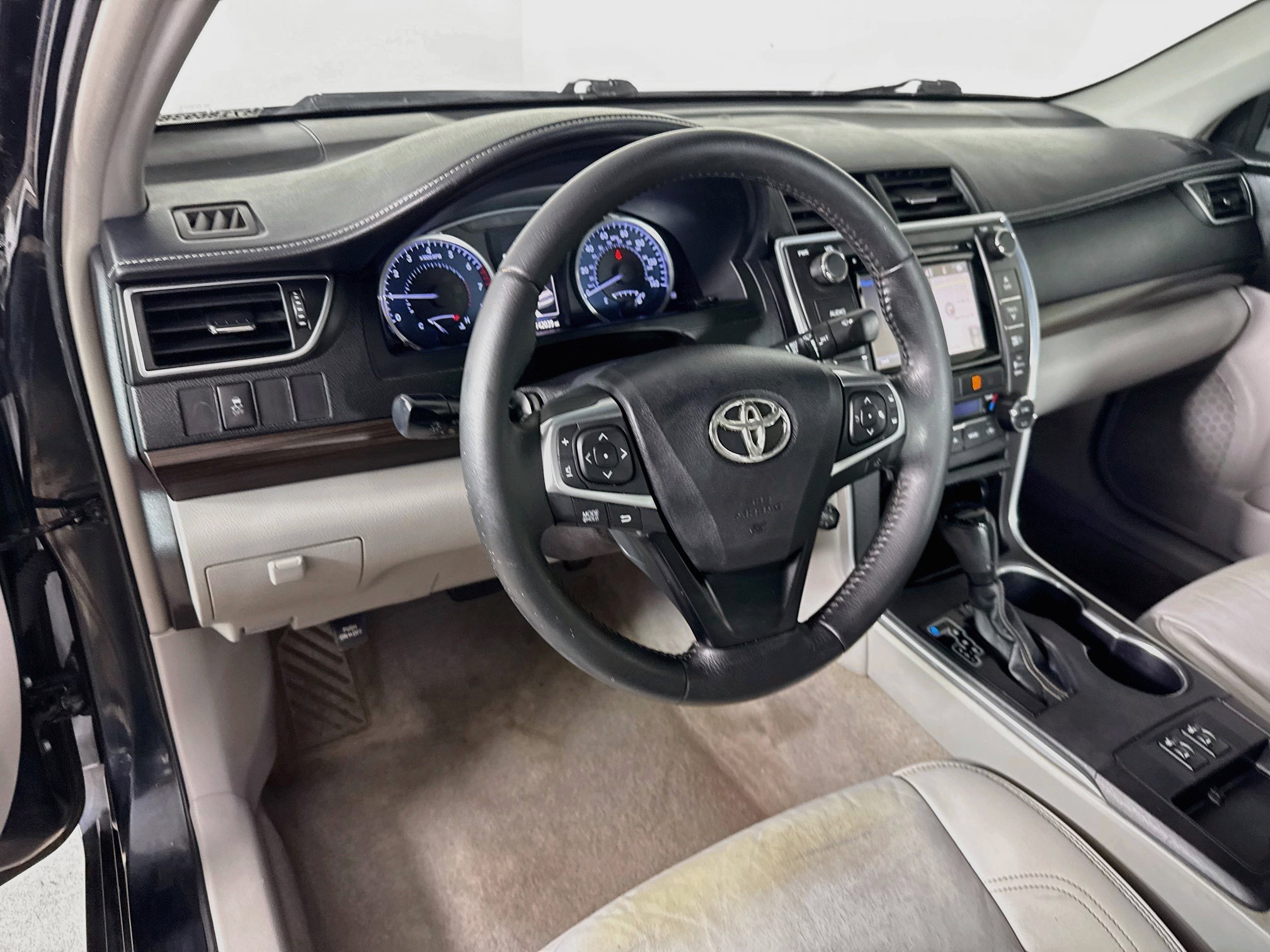 Used 2015 Toyota Camry XLE FWD image 8