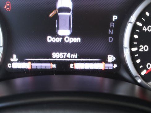 Used 2015 Jeep Renegade Limited AWD/4WD image 32