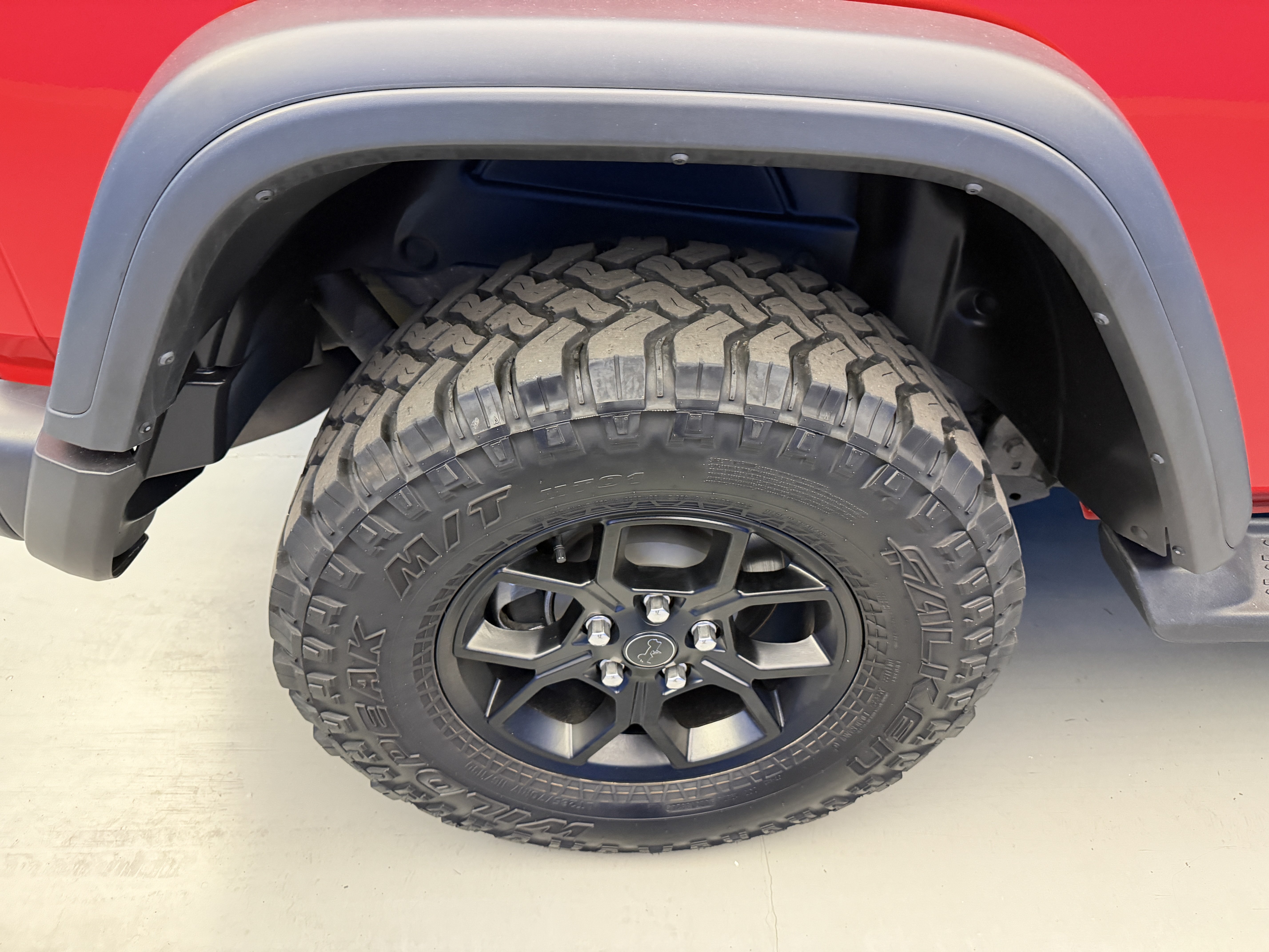 Used 2025 Jeep Wrangler Sport AWD/4WD image 8
