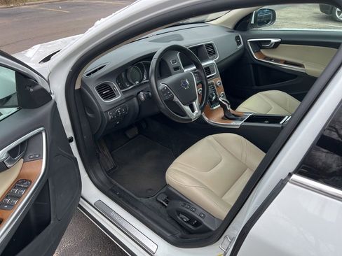 Used 2016 Volvo S60 T5 Inscription Platinum image 7