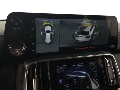 Certified 2025 Lexus LX 700h Overtrail image 32