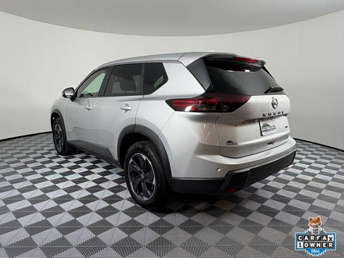 Used 2025 Nissan Rogue SV AWD/4WD image 12