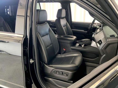 Used 2021 GMC Yukon SLT w/ SLT Luxury Package RWD image 16