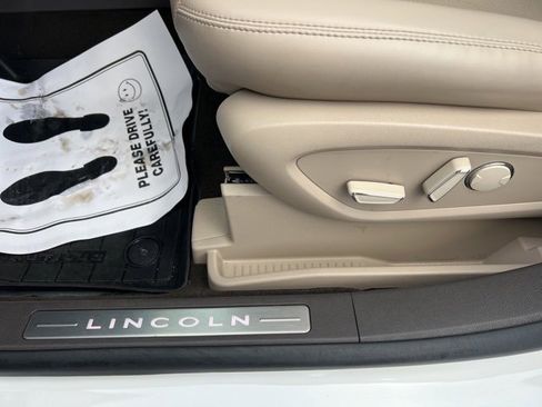 Used 2023 Lincoln Nautilus Reserve image 24