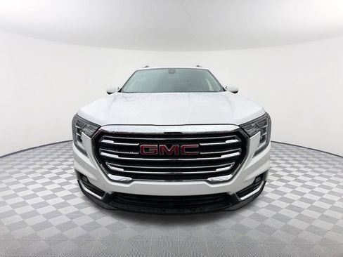 Used 2022 GMC Terrain SLT w/ Infotainment Package II image 2