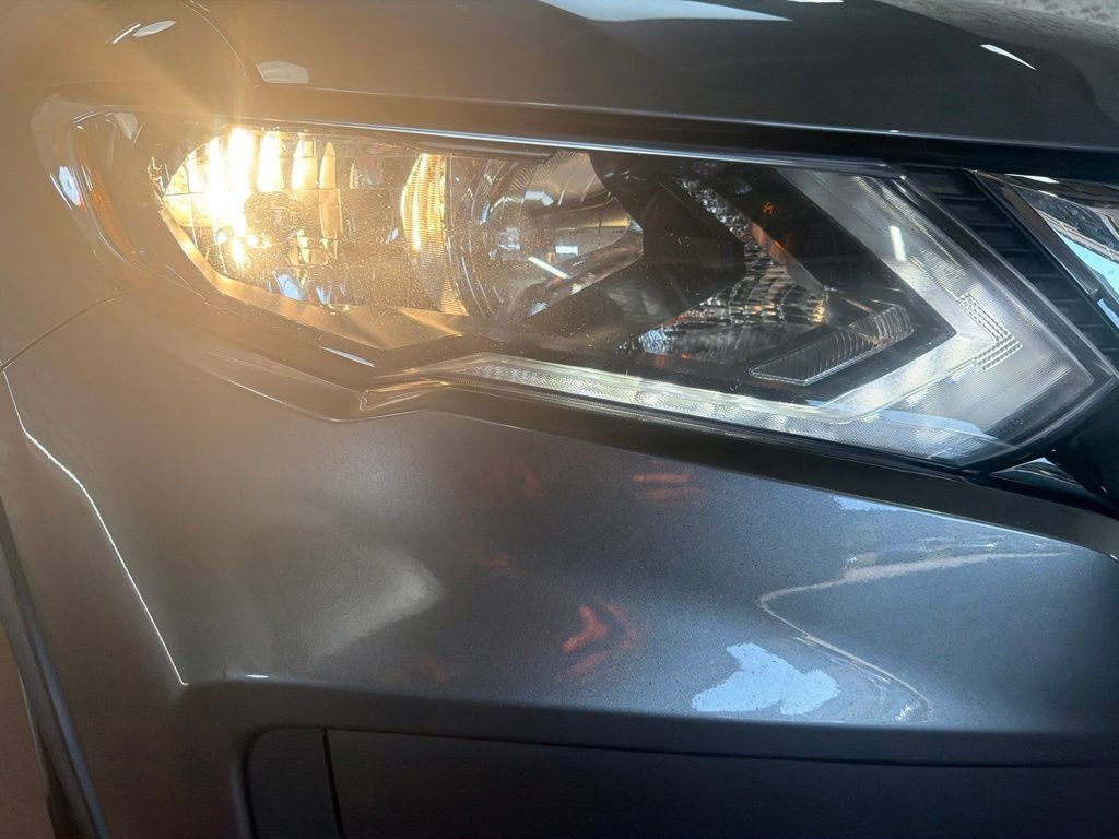 Used 2019 Nissan Rogue SV AWD/4WD image 10