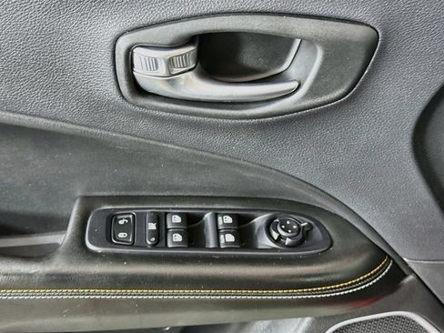 Used 2021 Jeep Compass Sport AWD/4WD image 23