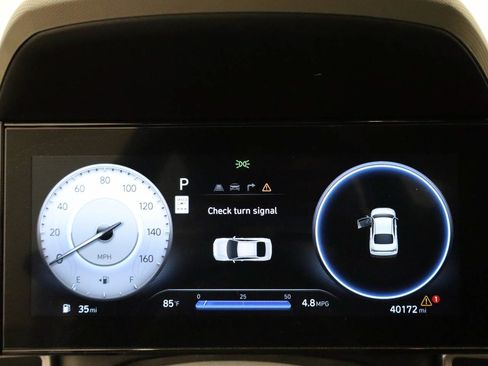Used 2024 Hyundai Elantra SEL FWD image 7