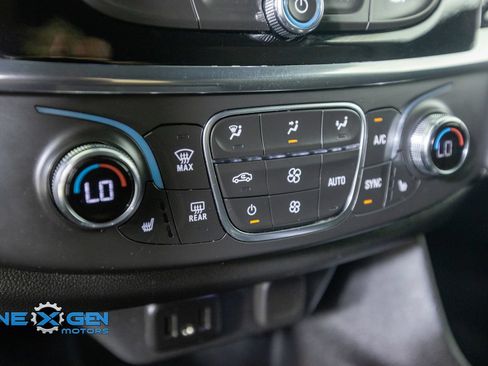 Used 2023 Chevrolet Traverse LT w/ LPO, Floor Liner Package AWD/4WD image 22