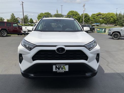 Used 2021 Toyota RAV4 XLE w/ XLE Grade Weather Package AWD/4WD image 5