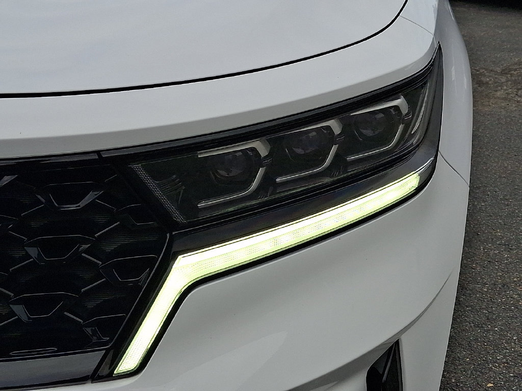 Certified 2023 Kia Sorento SX AWD/4WD image 11