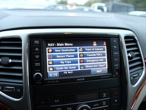 Used 2012 Jeep Grand Cherokee Overland image 25