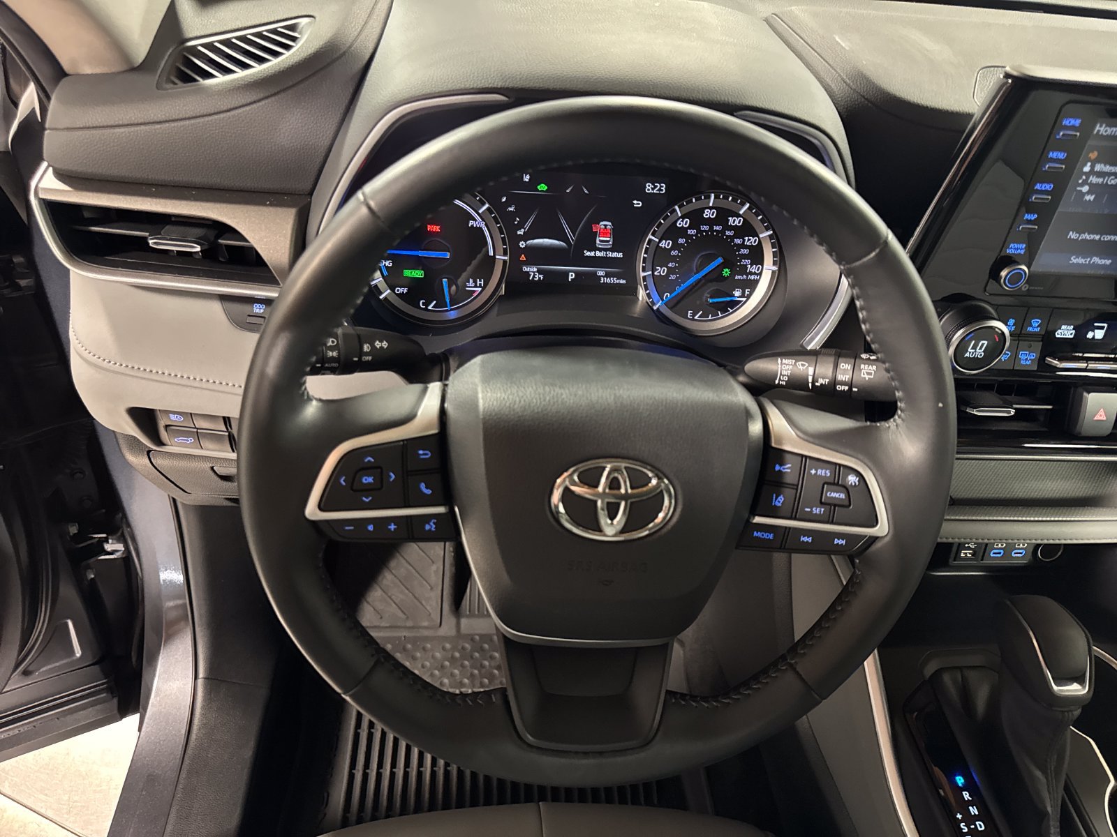 Used 2022 Toyota Highlander XLE AWD/4WD image 19