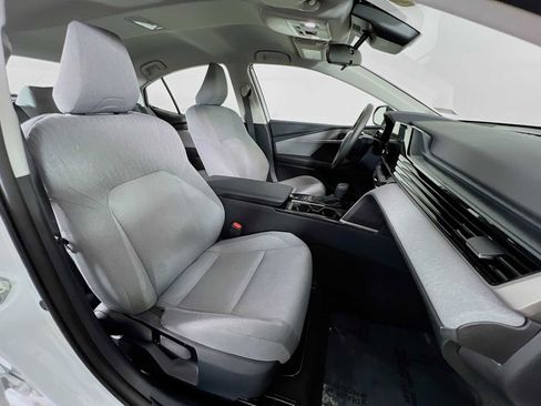 Used 2025 Toyota Camry LE AWD/4WD image 27