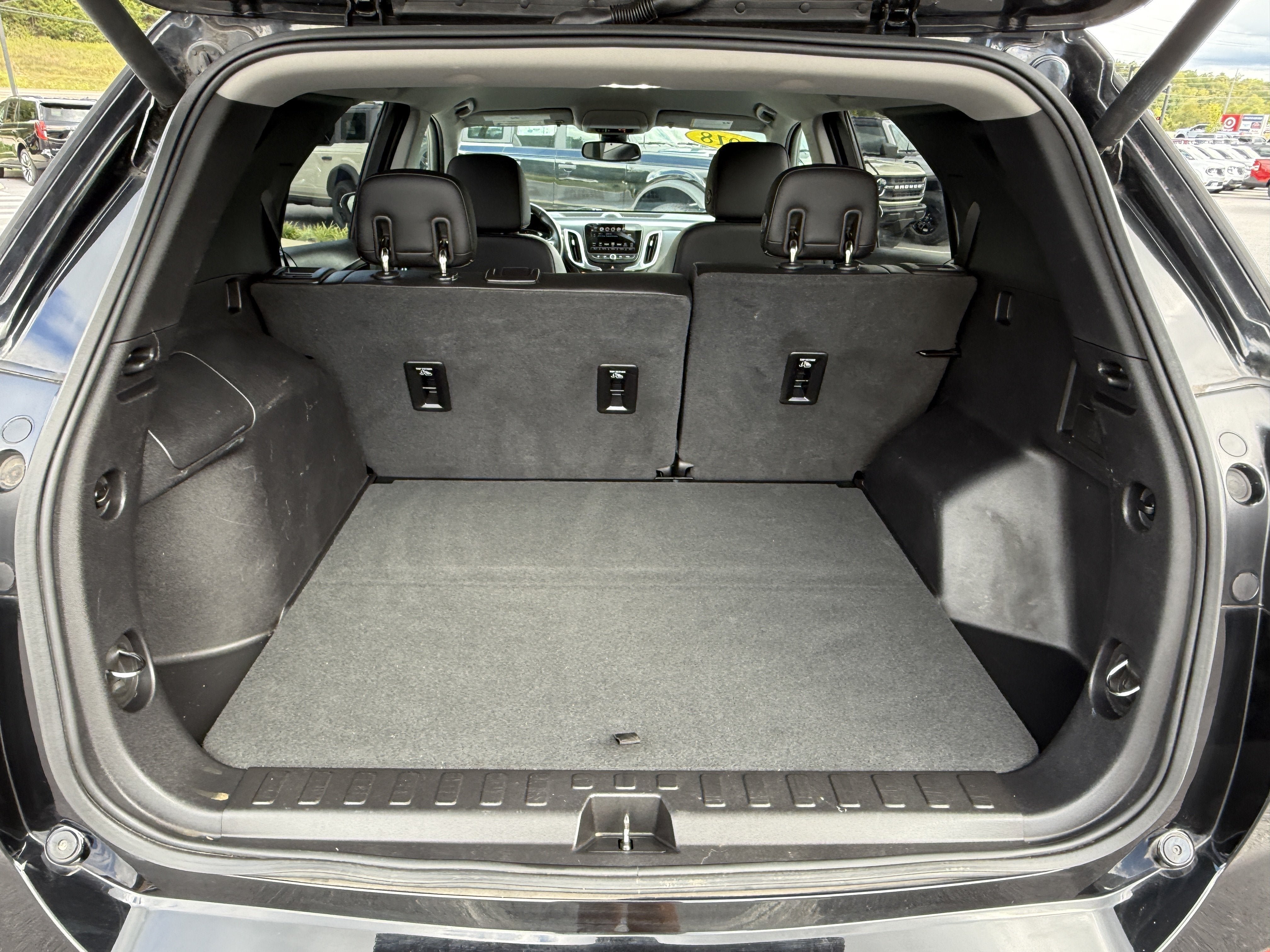Used 2018 Chevrolet Equinox Premier FWD image 14