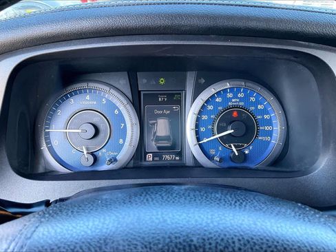 Used 2019 Toyota Sienna XLE FWD image 23