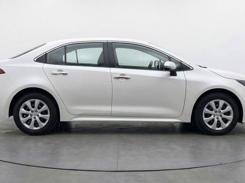 Used 2025 Toyota Corolla LE image 11