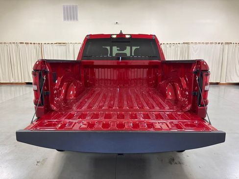 Used 2026 RAM 1500 Big Horn AWD/4WD image 9