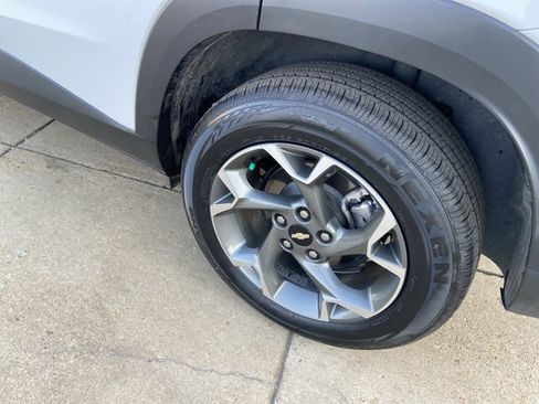 Used 2024 Chevrolet Trax LT image 30