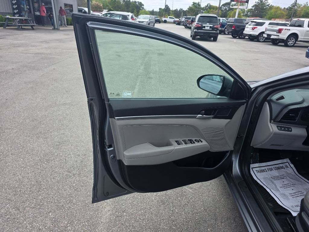 Used 2019 Hyundai Elantra SEL FWD image 6