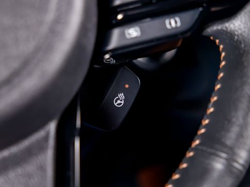 Used 2025 Subaru Forester Touring w/ Popular Package - Touring image 21